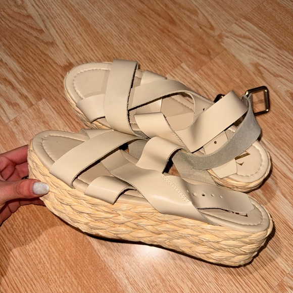 Zara Cream Sandals - Picture 2 of 3